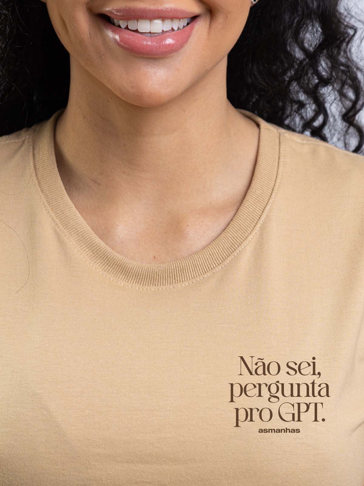 Camiseta Feminina Pergunta pro GPT Asmanhas
