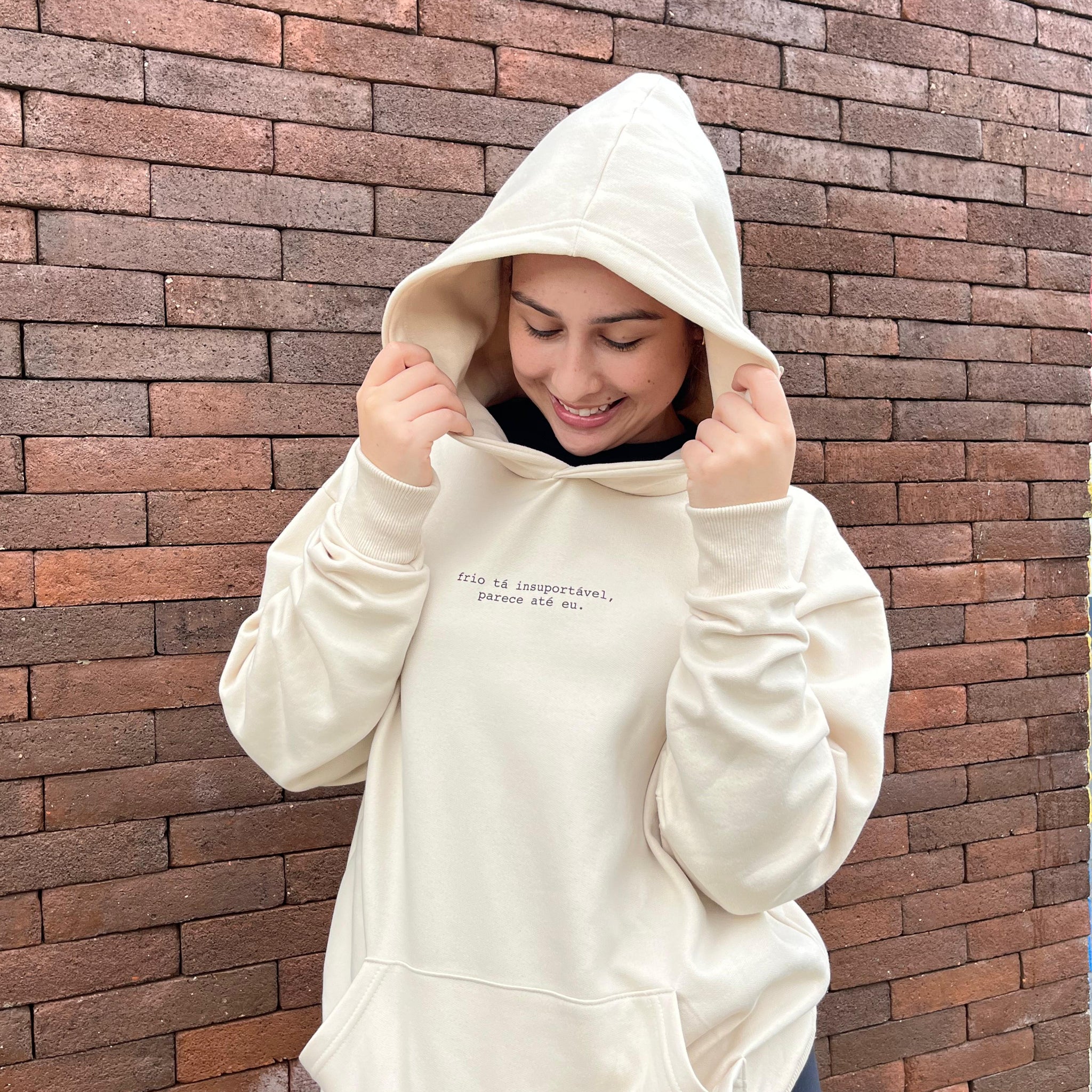 Moletons com frases divertidas: estilo, conforto e sinceridade no frio
