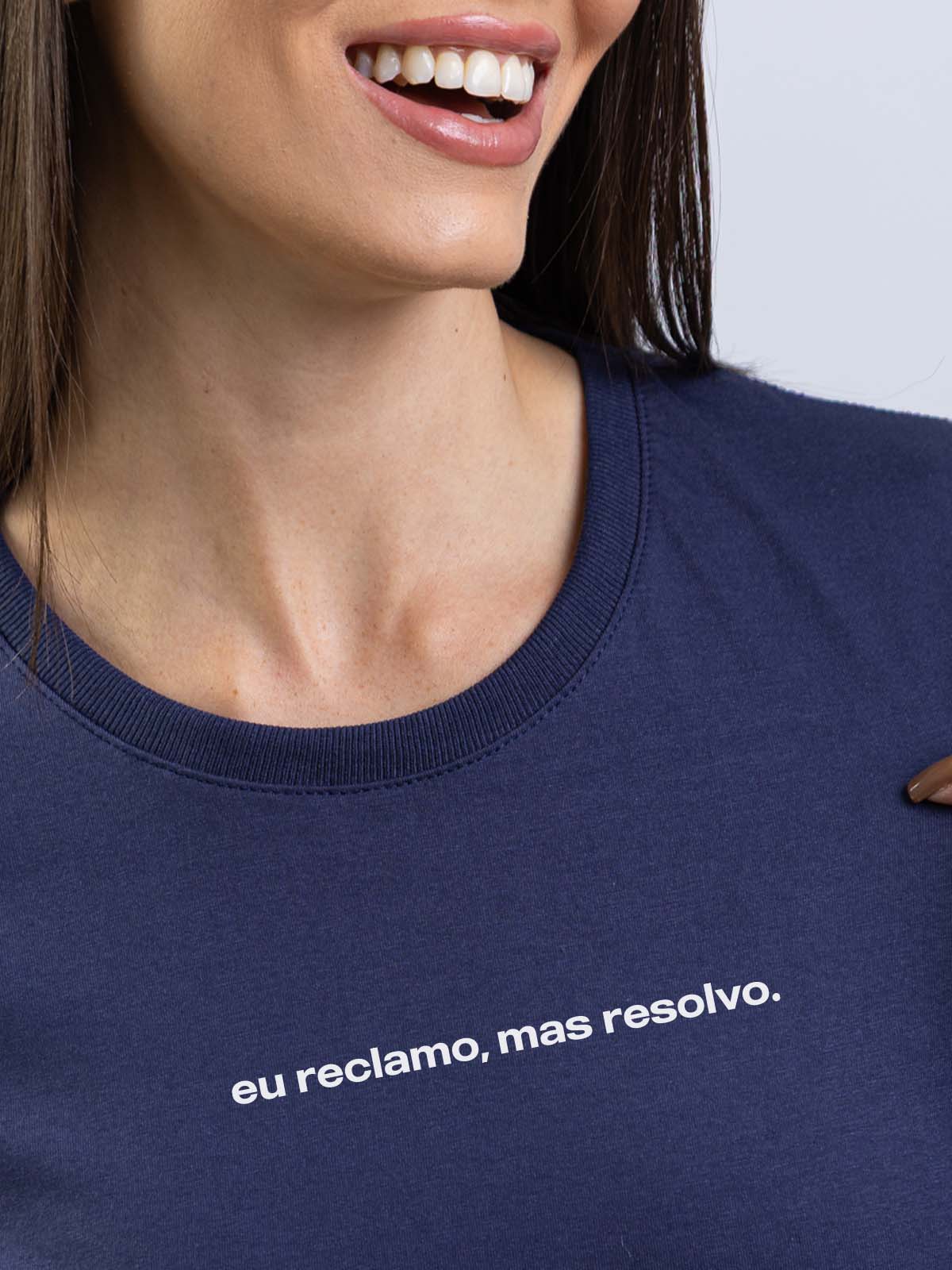Camiseta Feminina Eu Reclamo Mas Resolvo Asmanhas Liquida