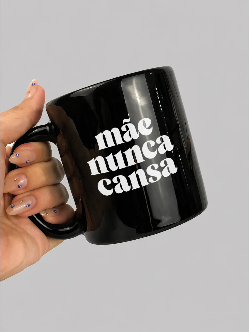 Caneca Mãe Nunca Cansa Preta Asmanhas