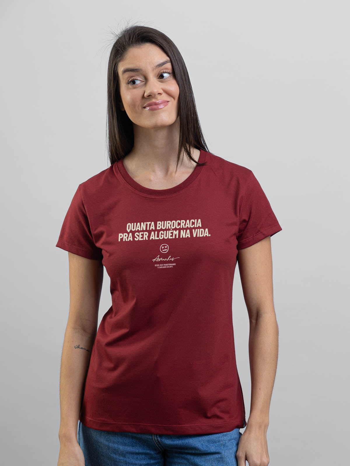 Camiseta Feminina Quanta Burocracia Asmanhas