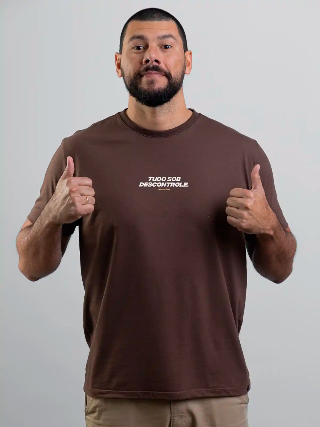 Camiseta Tudo Sob Descontrole Asmanhas