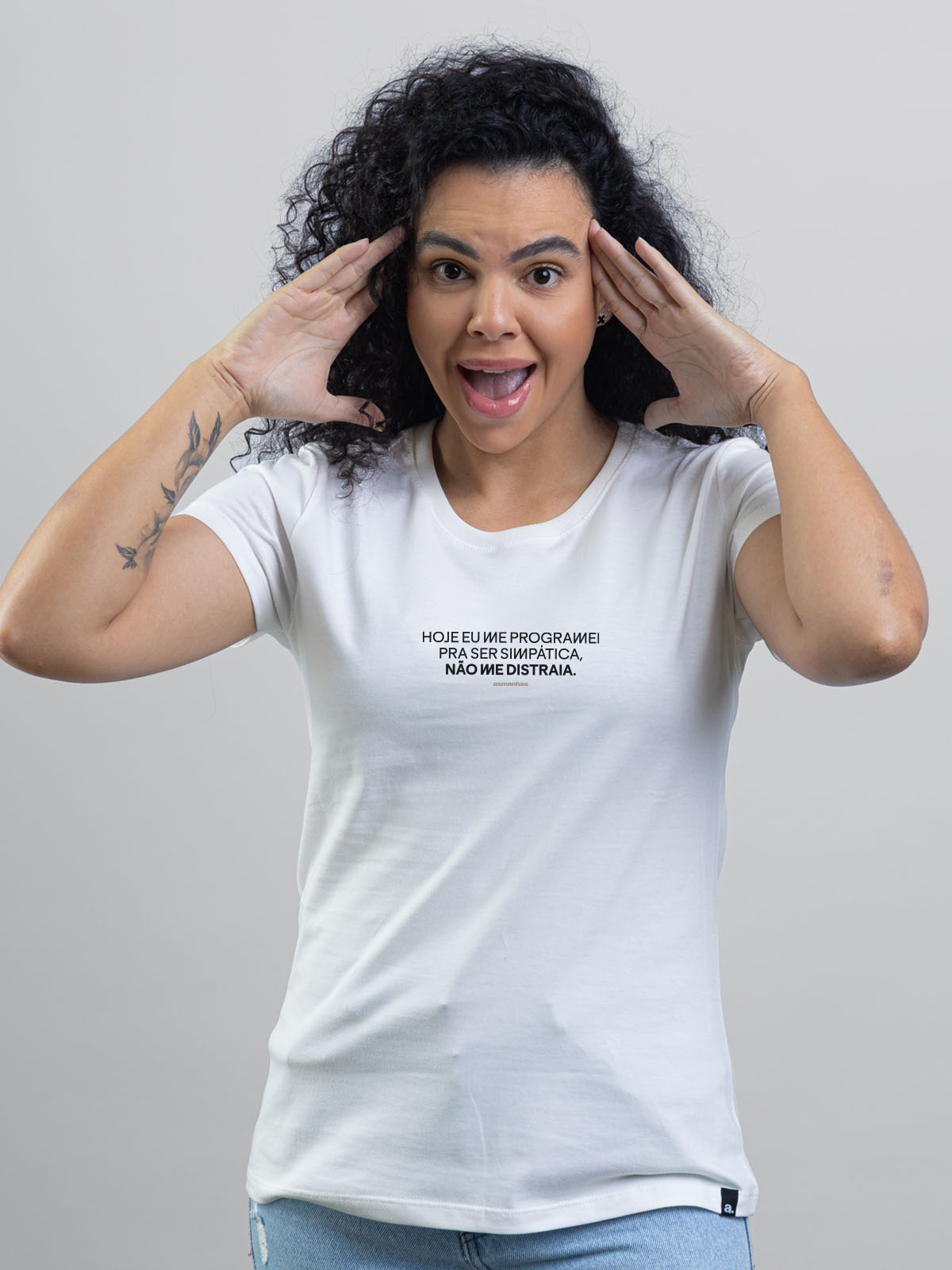 Camiseta Feminina Não Me Distraia Asmanhas