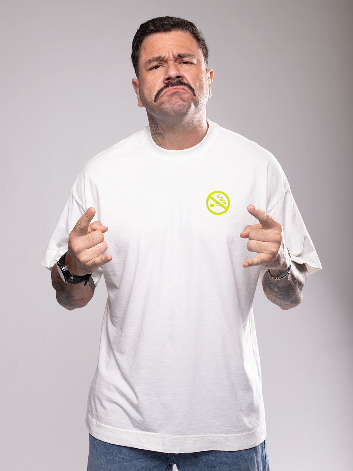 Camiseta Oversized Não Foram Comprar Cigarro Asmanhas