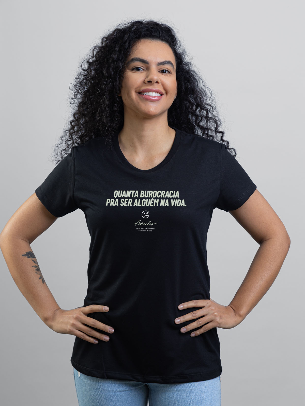 Camiseta Feminina Quanta Burocracia Asmanhas