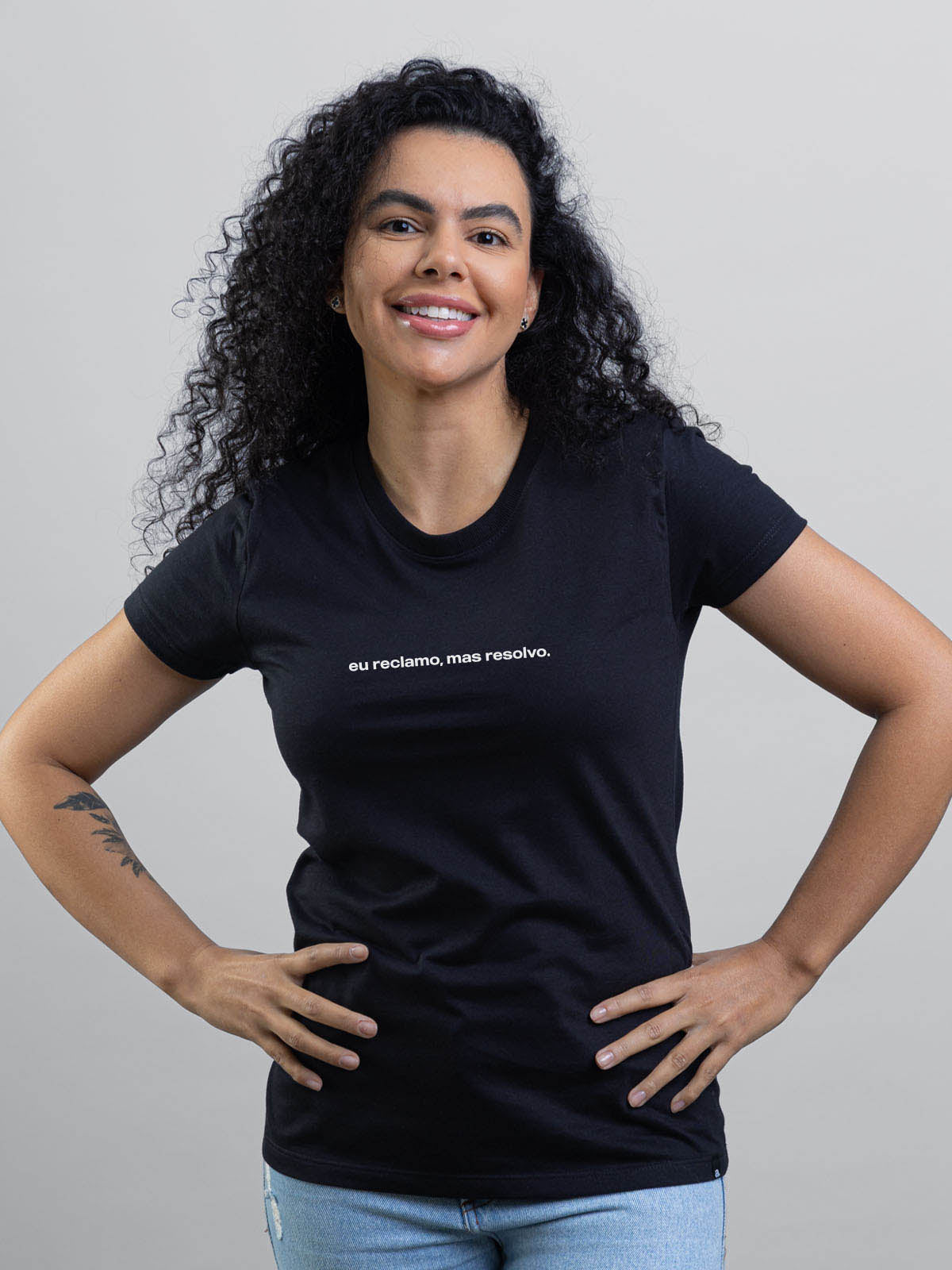 Camiseta Feminina Eu Reclamo Mas Resolvo Asmanhas