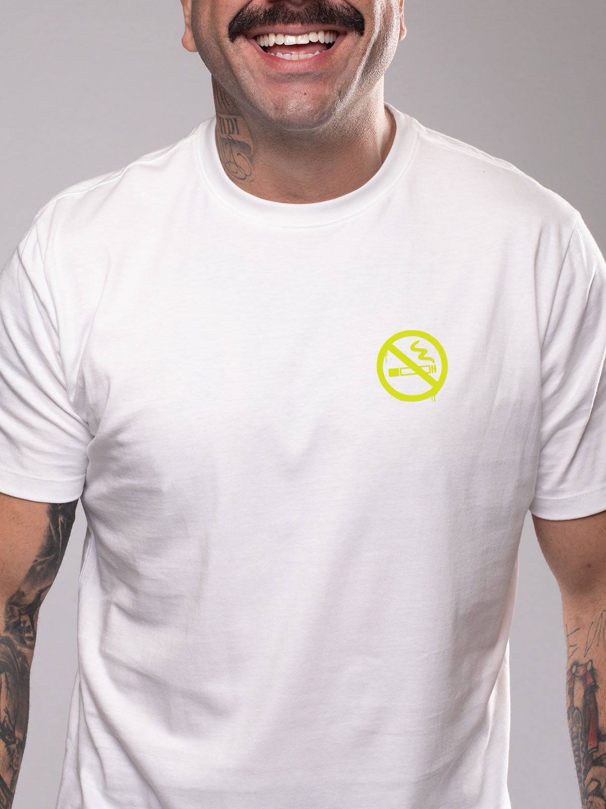 Camiseta Não Foram Comprar Cigarro Asmanhas