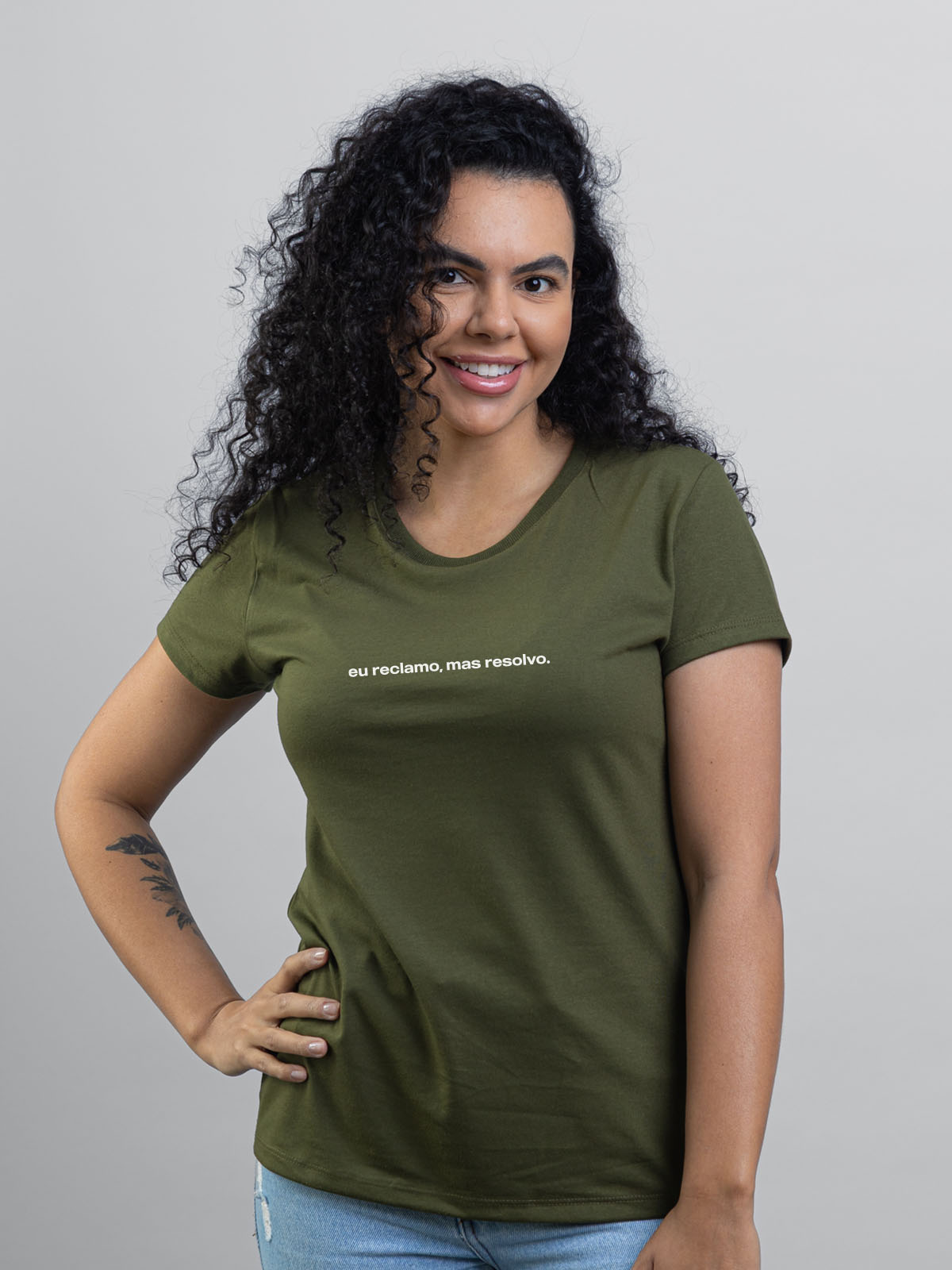 Camiseta Feminina Eu Reclamo Mas Resolvo Asmanhas