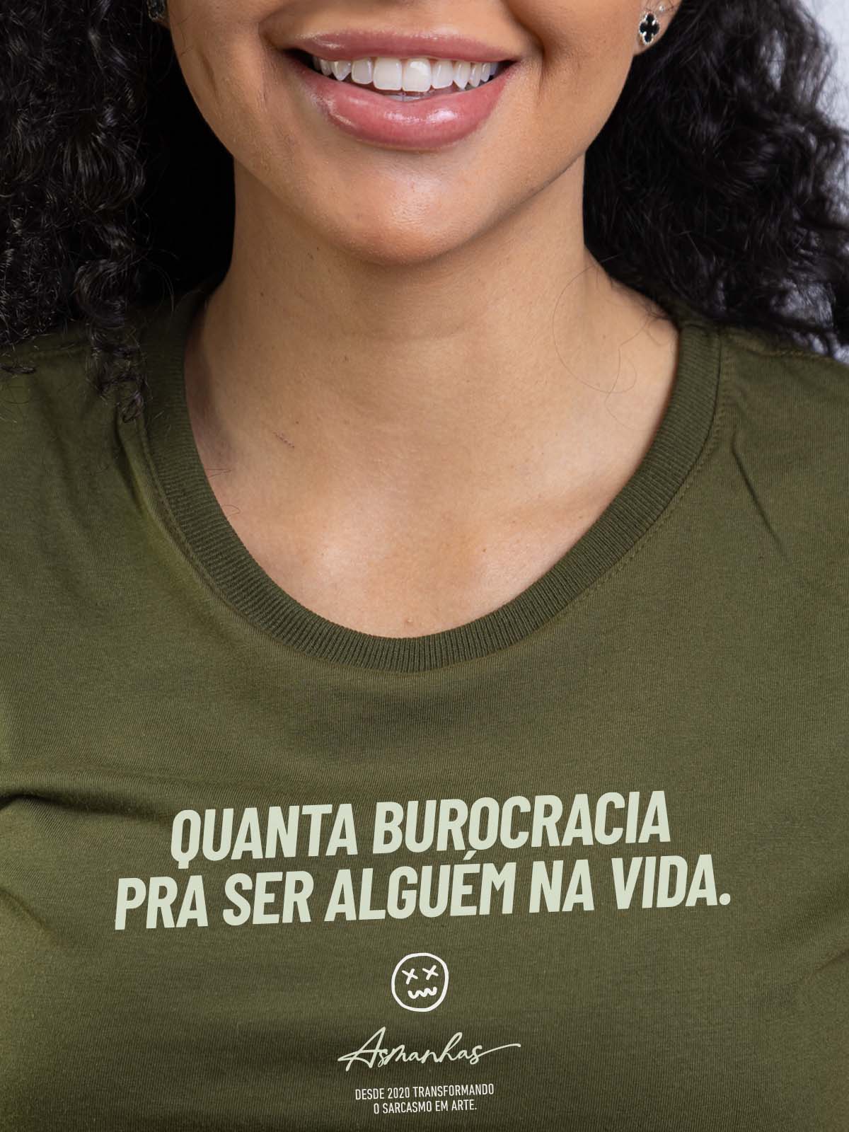 Camiseta Feminina Quanta Burocracia Asmanhas