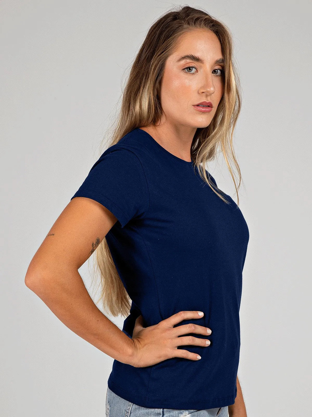 Camiseta Feminina Eu Reclamo Mas Resolvo Asmanhas