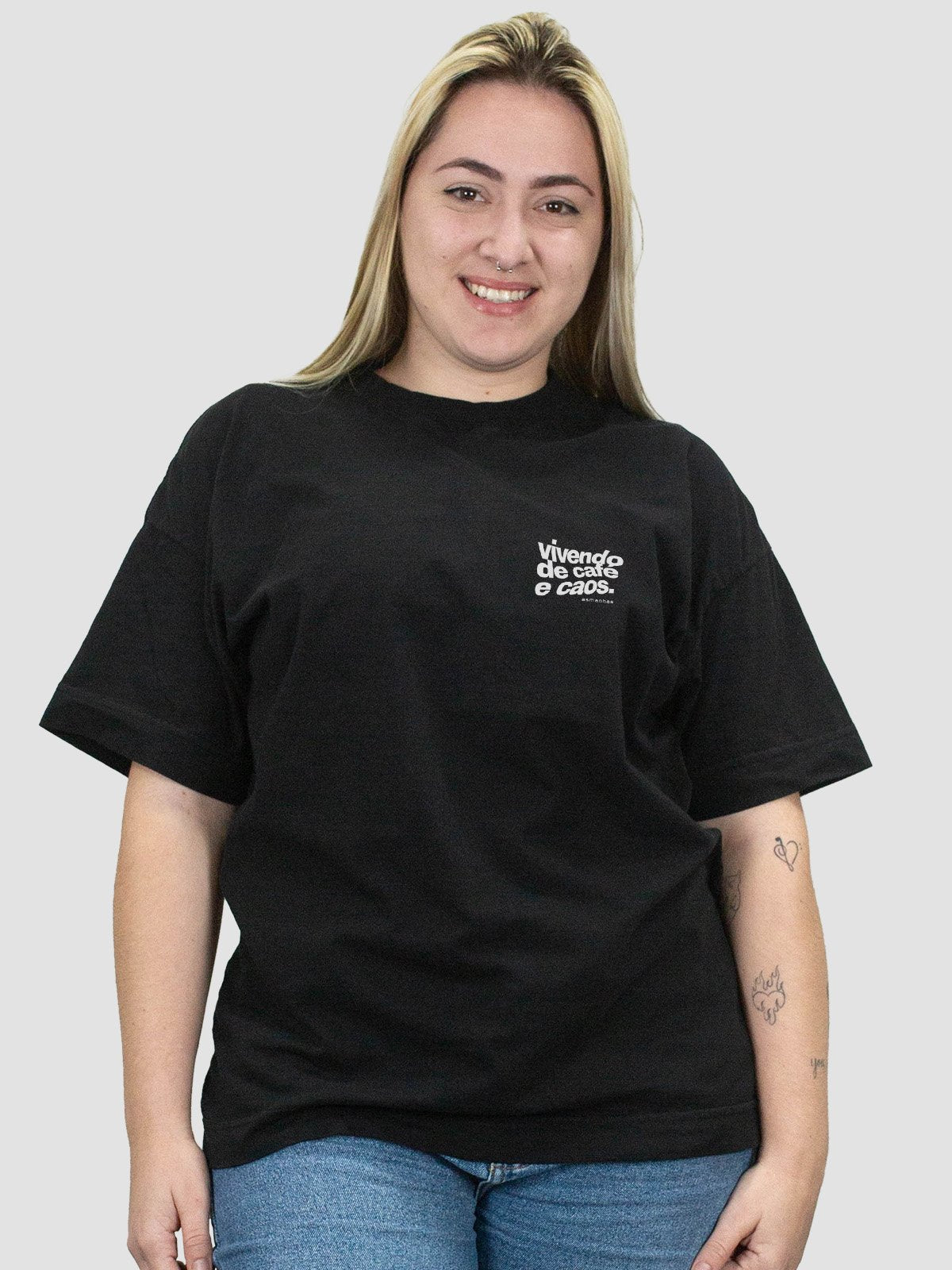 Camiseta Oversized Café e Caos Asmanhas