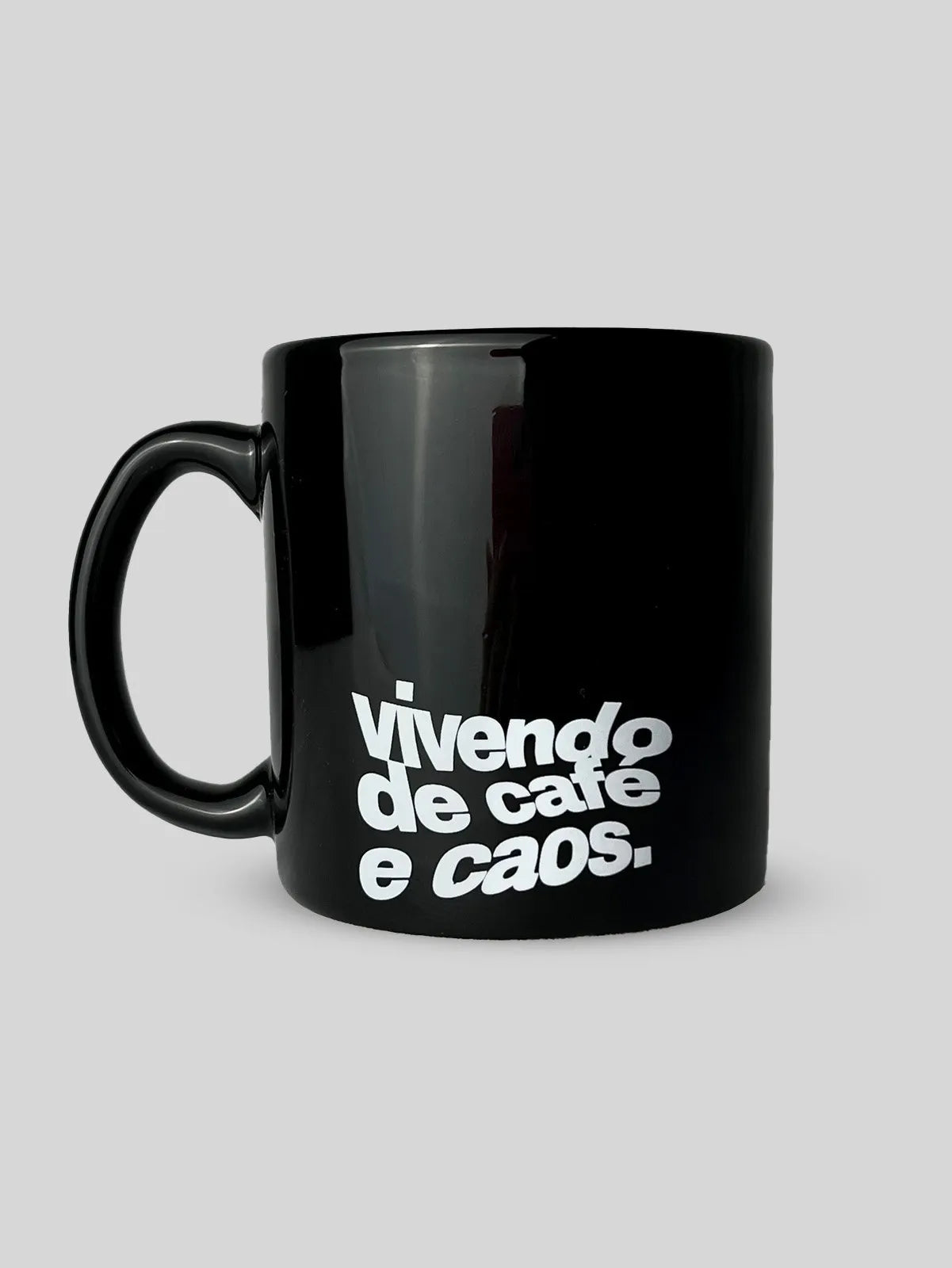 Caneca Café e Caos Preta Asmanhas