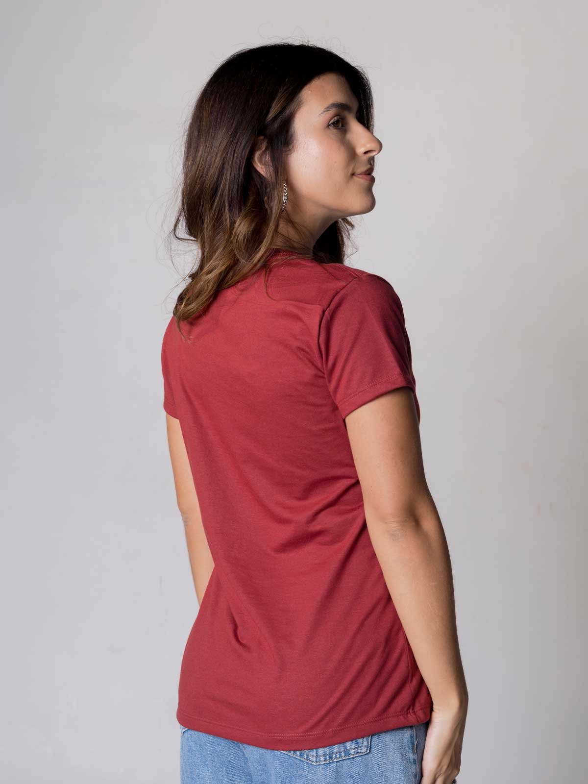Camiseta Feminina Entre Calls e Caos Asmanhas