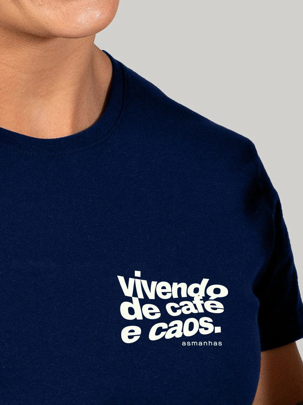 Camiseta Feminina Café e Caos Asmanhas
