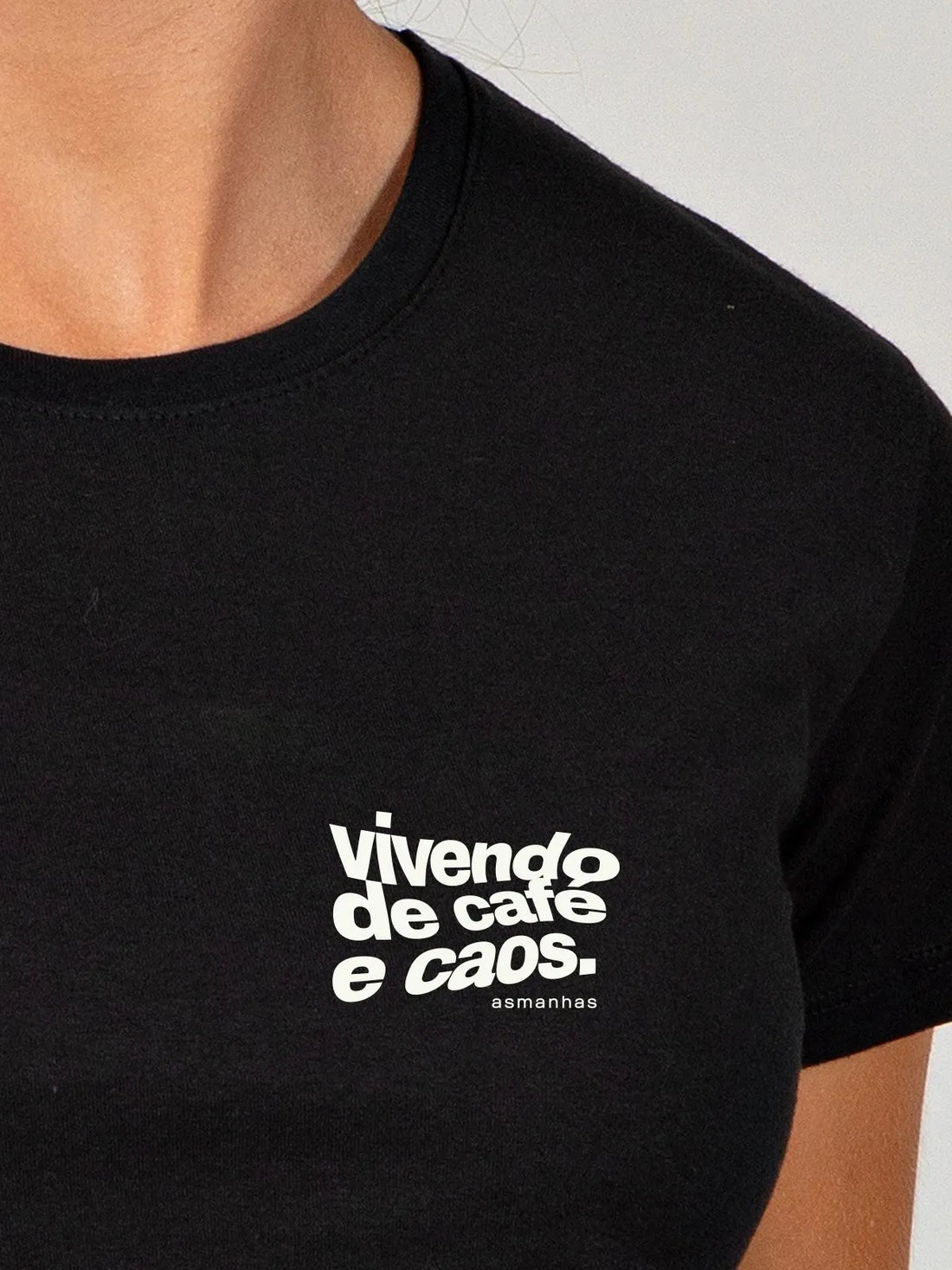Camiseta Feminina Café e Caos Asmanhas