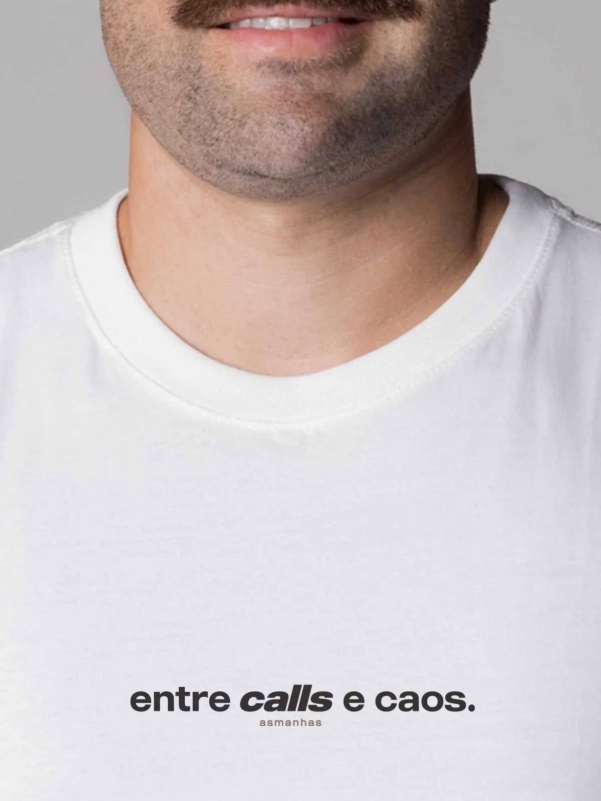 Camiseta Entre Calls e Caos Asmanhas