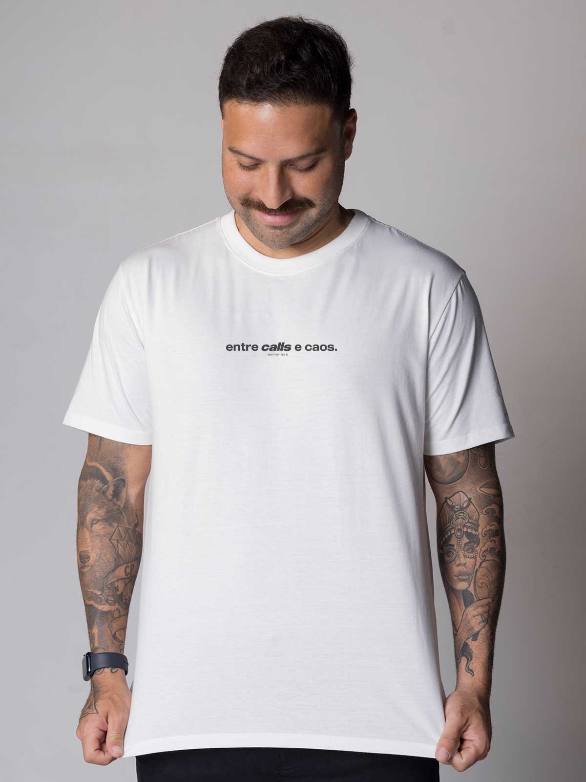 Camiseta Entre Calls e Caos Asmanhas