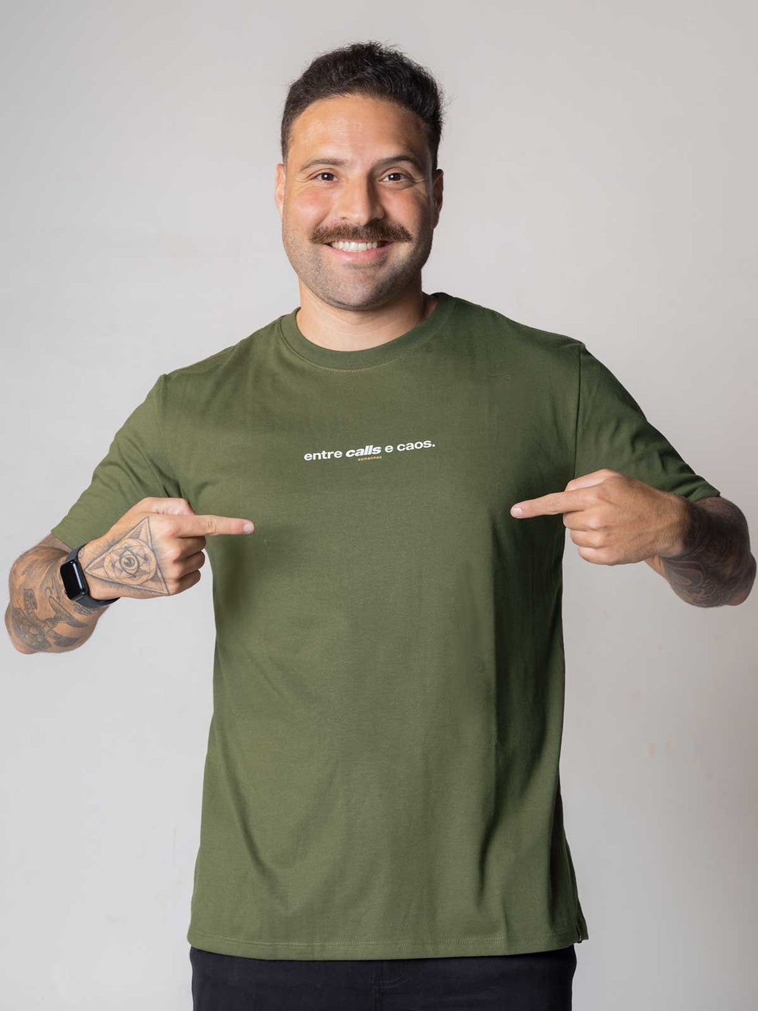 Camiseta Entre Calls e Caos Asmanhas