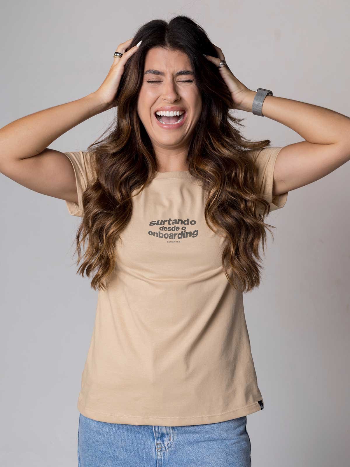 Camiseta Feminina Surtando Desde o Onboarding Asmanhas