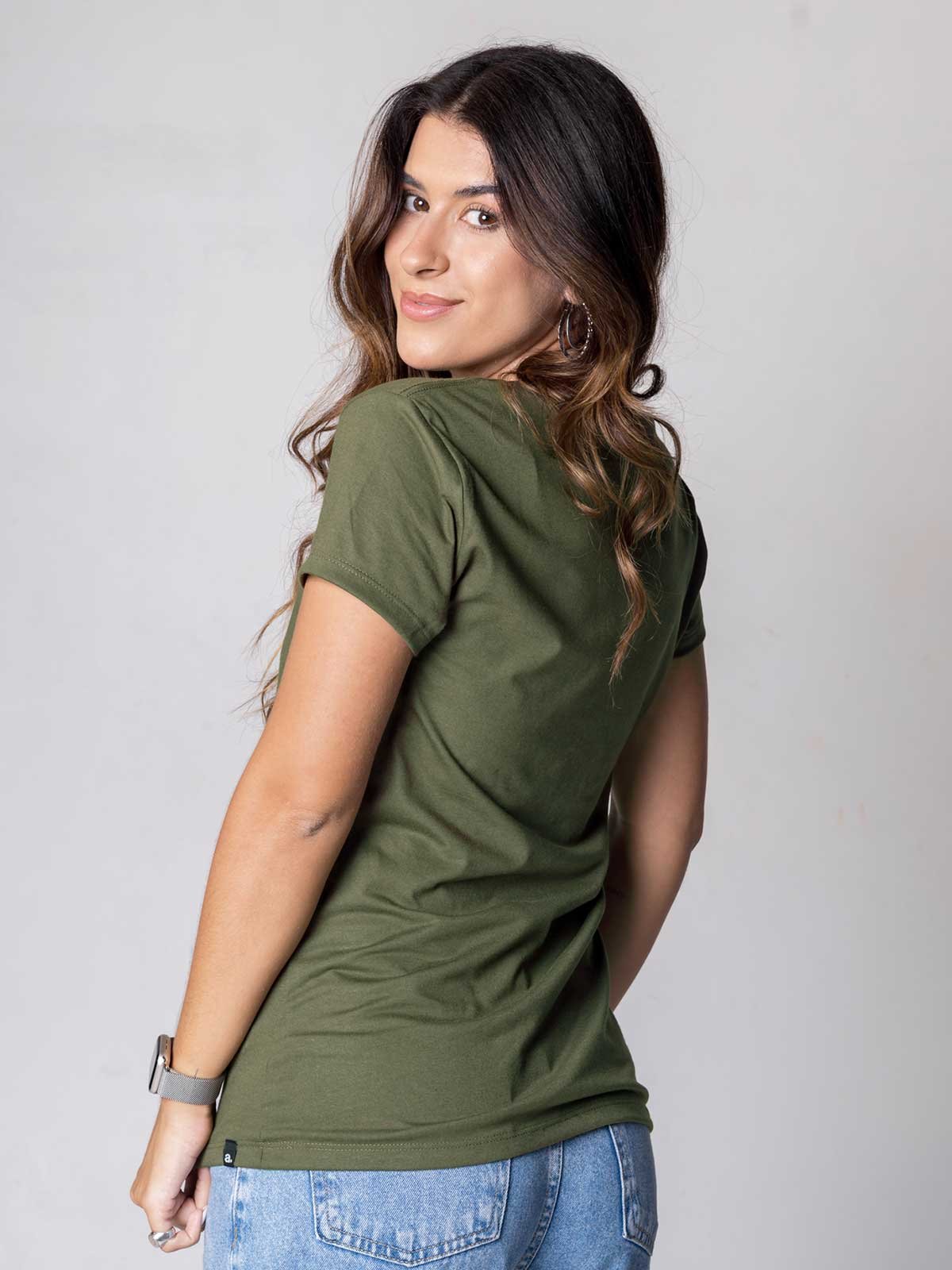 Camiseta Feminina Entre Calls e Caos Asmanhas