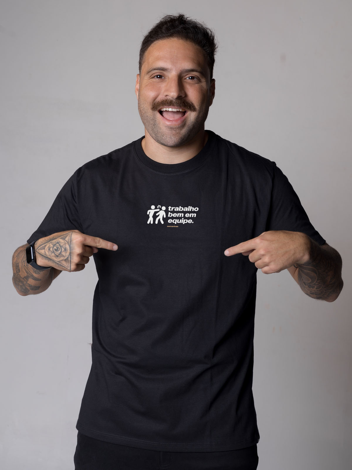 Camiseta Trabalho Bem em Equipe Asmanhas