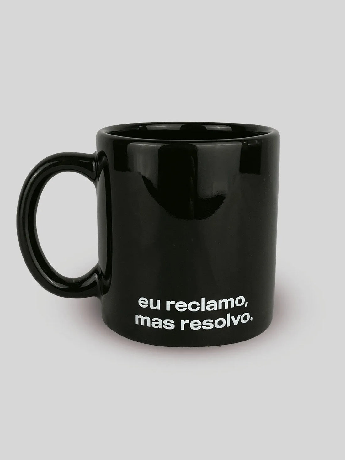 Caneca Eu Reclamo mas Resolvo Preta Asmanhas