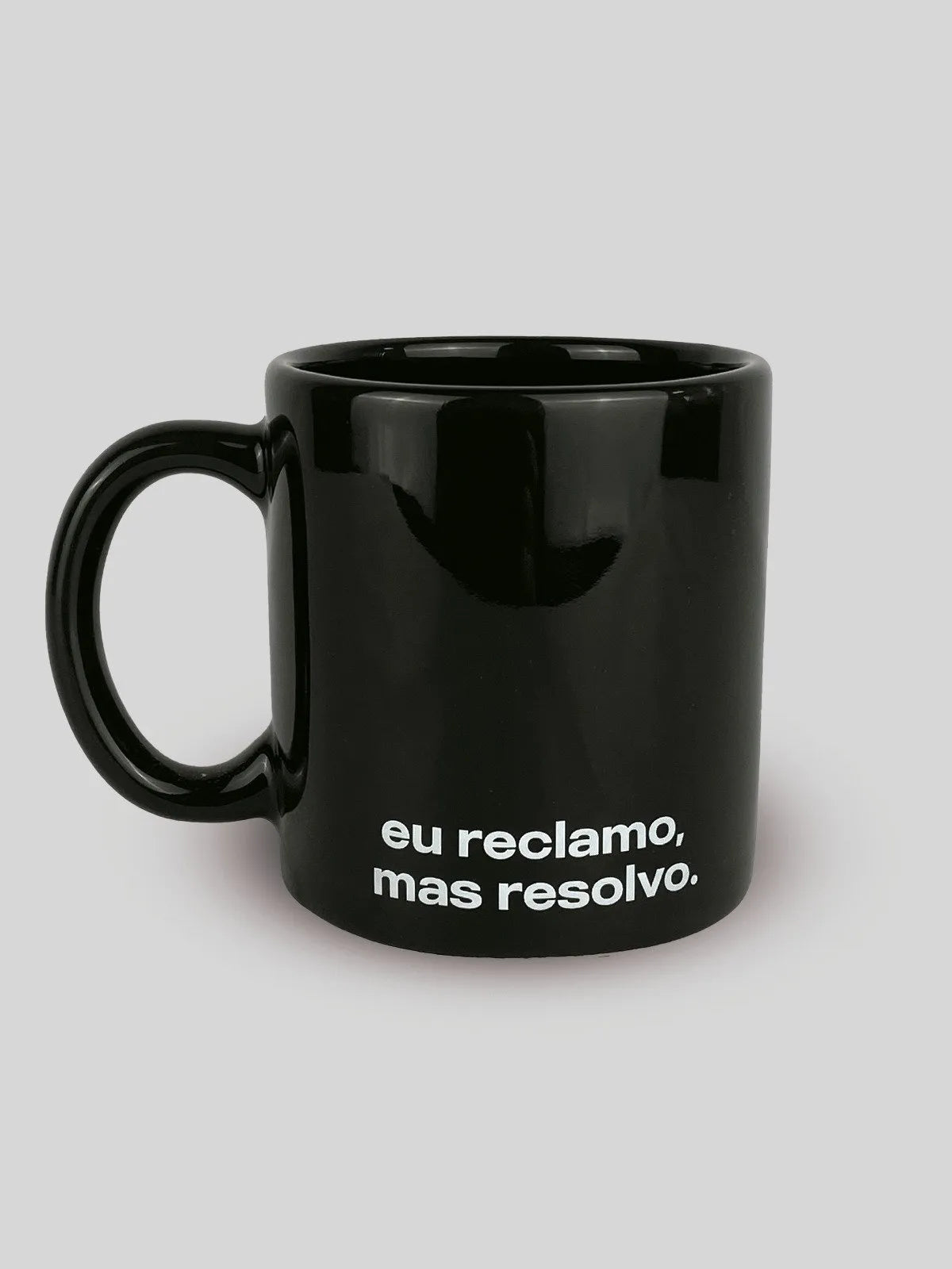 Caneca Eu Reclamo mas Resolvo Preta Asmanhas